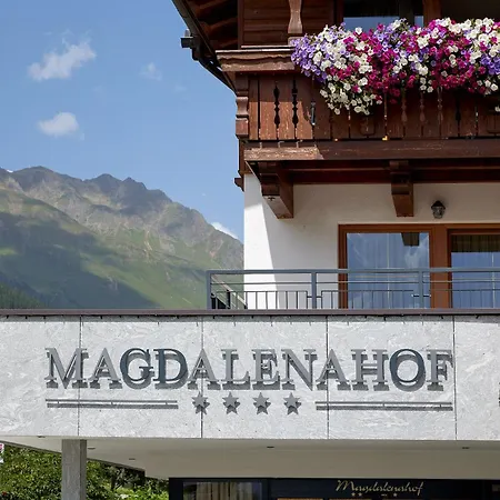 Vitalpina Magdalenahof Hotel Santa Maddalena in Casies